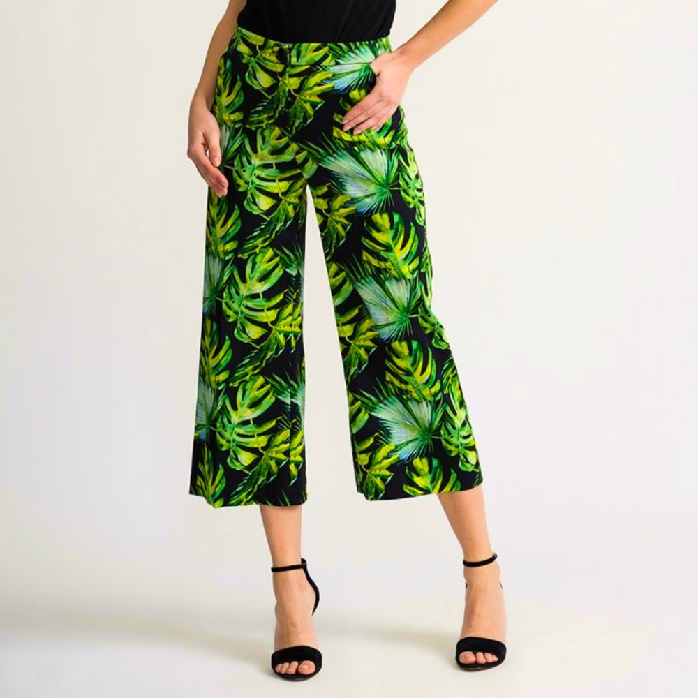 Pre-Loved Joseph Ribkoff Tropical Print Cropped Pants in Size 8